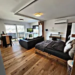 Lions Place Premium Executive Luxus Penthouse Inklusive *